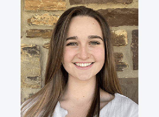 Julia Bates '25